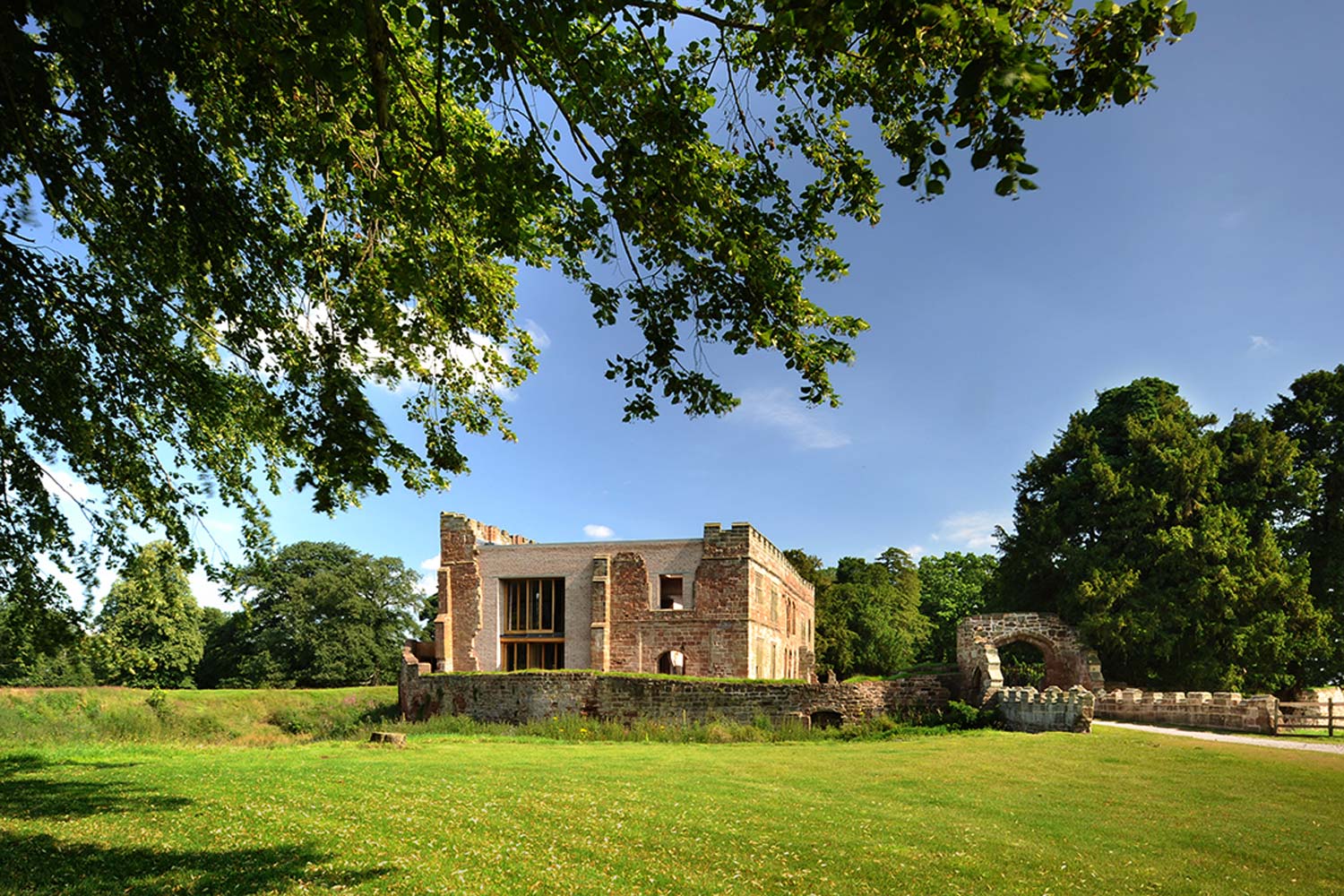 ALT UND NEU PERFEKT KOMBINIERT