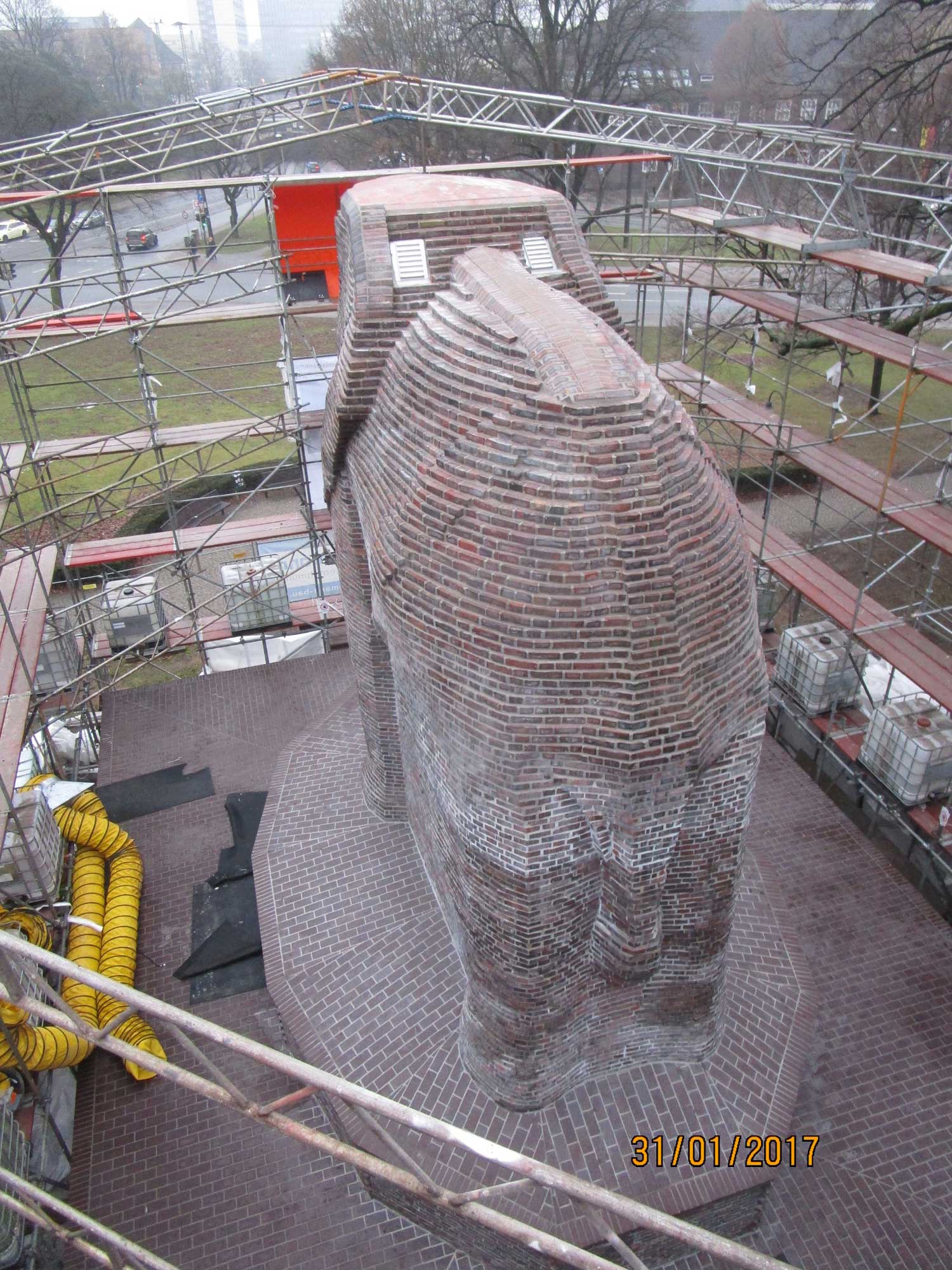 Dickhäuter aus Backstein