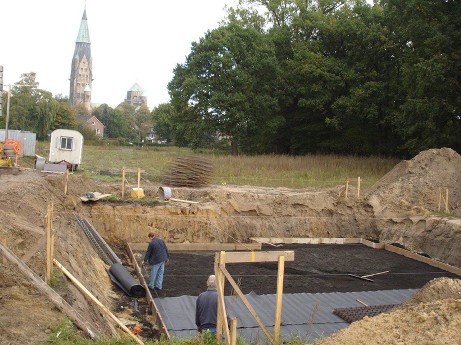 Vorarbeiten und der erste Beton